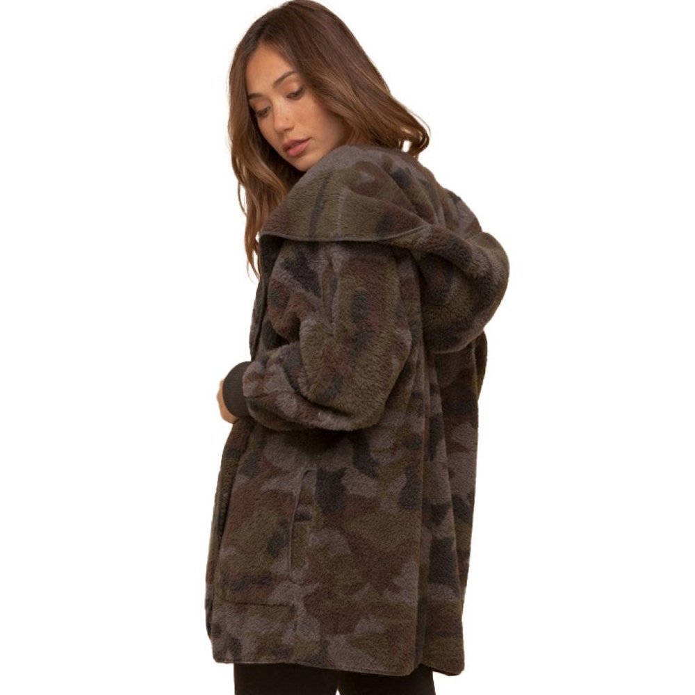 Camo Hooded Sherpa - Picture 5 of 6